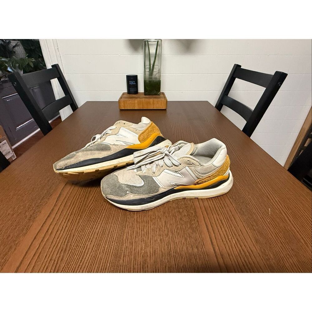 New Balance 57/40 sz 9.5